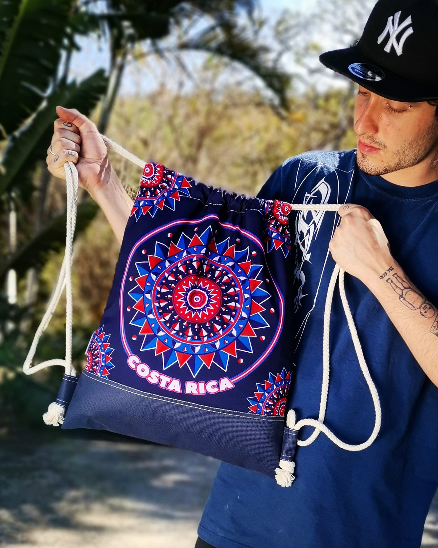 <tc>CAPTAIN TICA STRING BAG</tc>