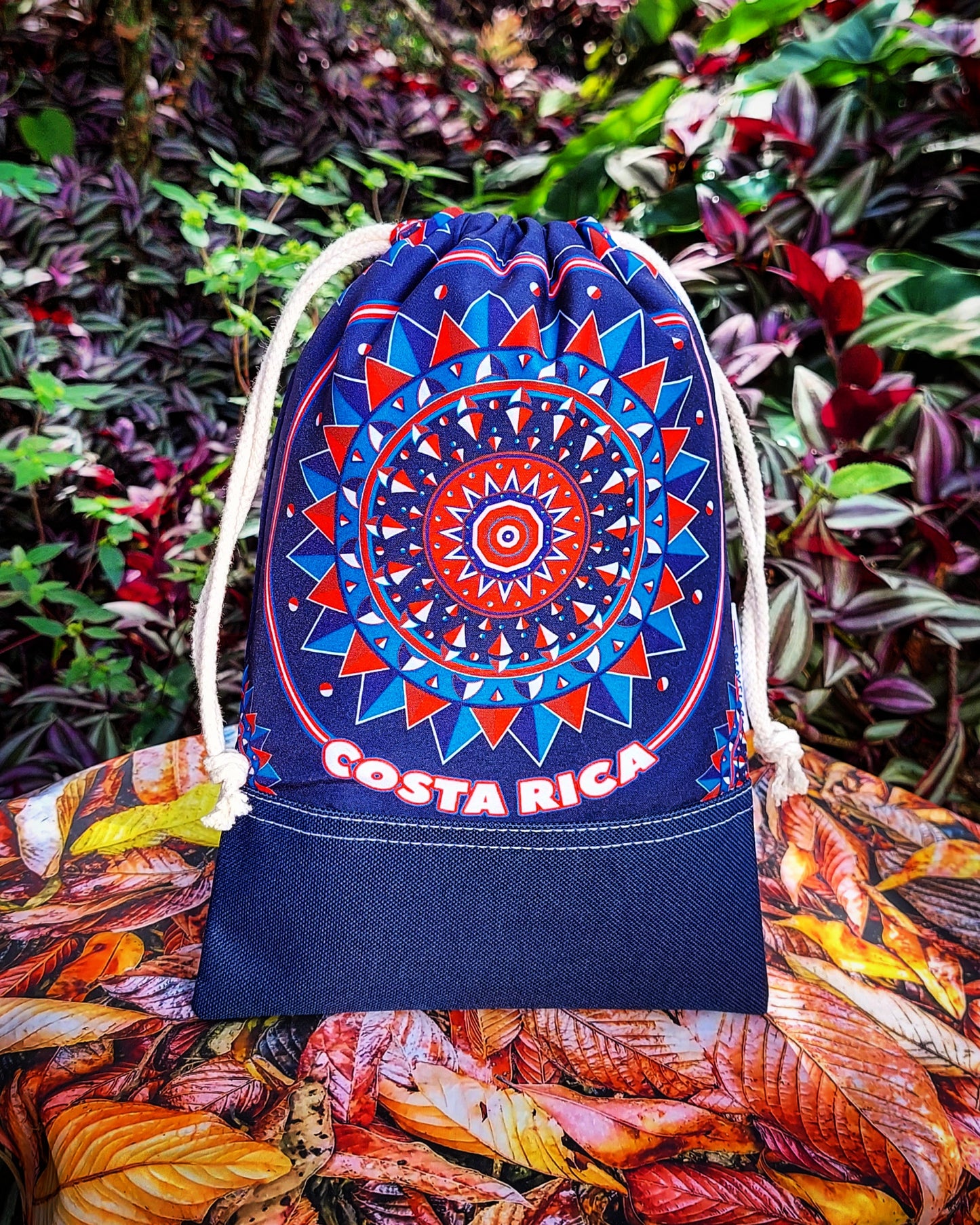 <tc>CAPTAIN TICA POUCHE</tc>