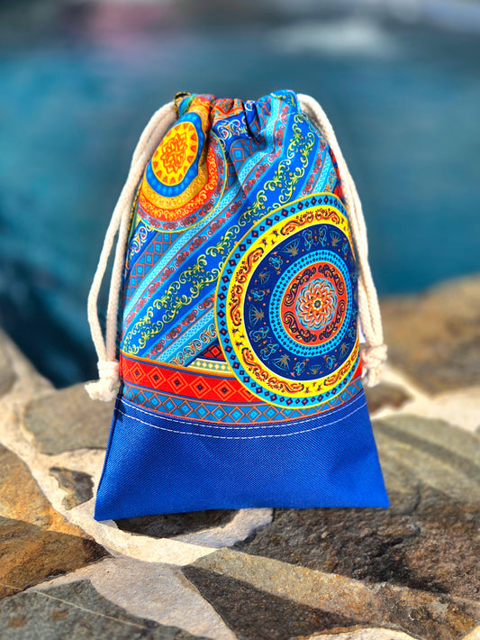 <tc>SARCHINDU POUCHE</tc>