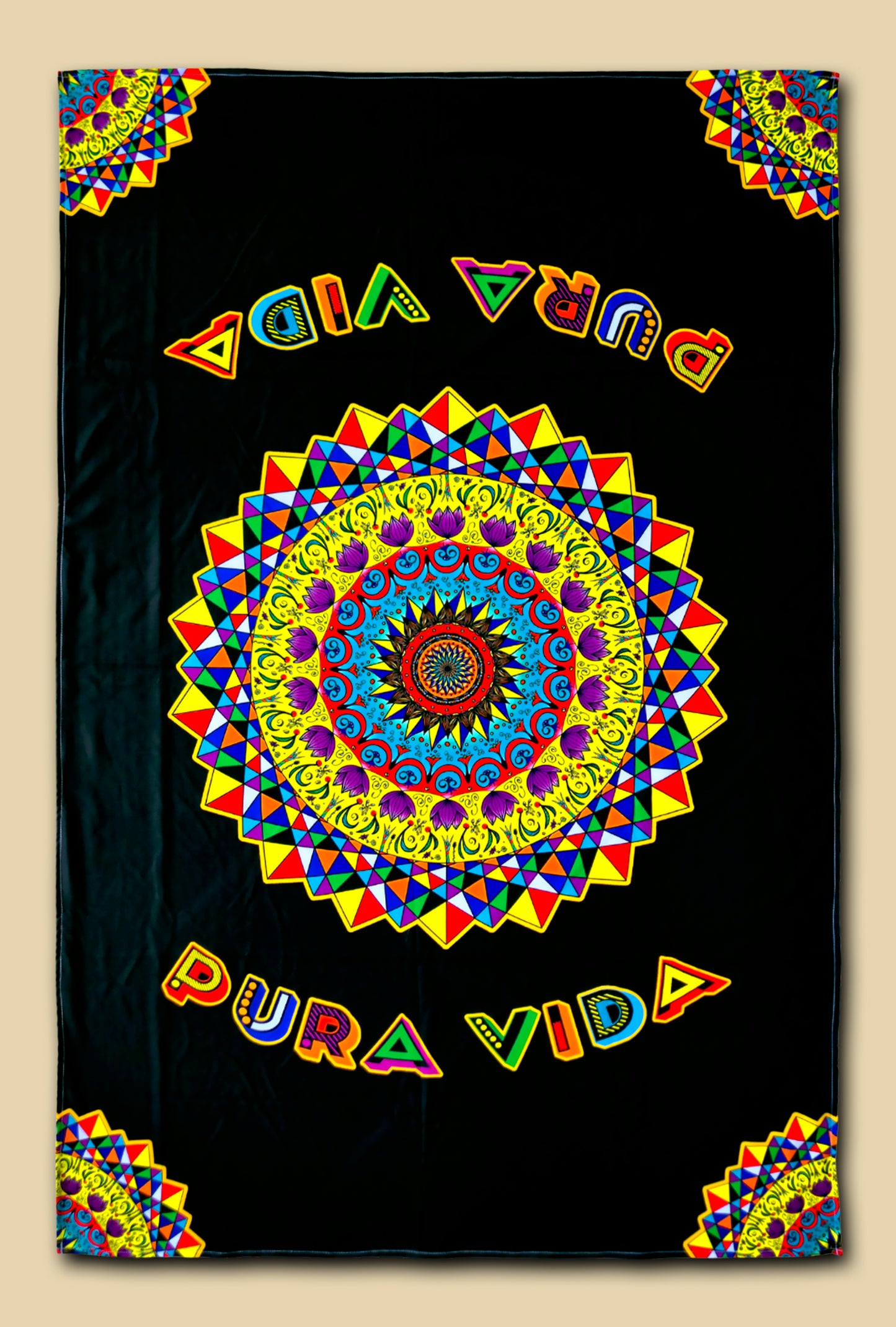 Kaleidotica beach blanket